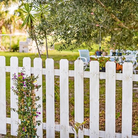 Welcome To The Cottage: A Home Away From Home Port St. Lucie Exteriör bild